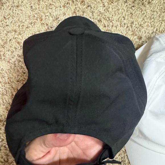 Set of 2 Lululemon hats - Picture 5 of 5